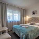 33 Blisko Plazy 3*