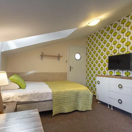 Aparthotel 33 Blisko Plazy 3*