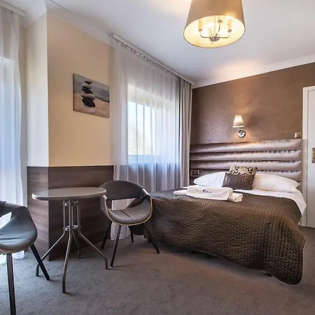 33 Blisko Plazy Apartmanhotel